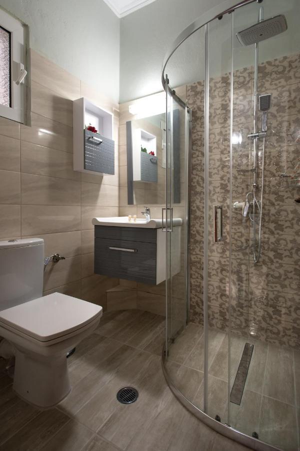 Eleni Apartments Roda  Buitenkant foto